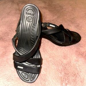 CROCS women’s black sandal heels 10 summer spring comfort vacation